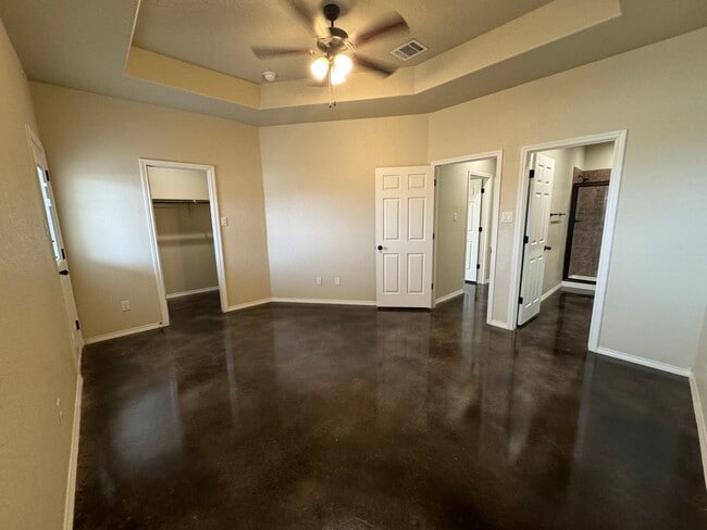 Building Photo - Beautiful 3x2 Duplex in New Braunfels, TX!