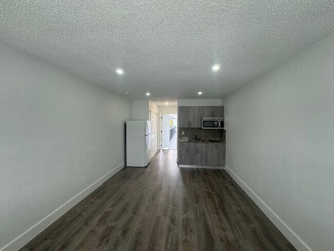 Interior Photo - Fillmore Gardens LLC