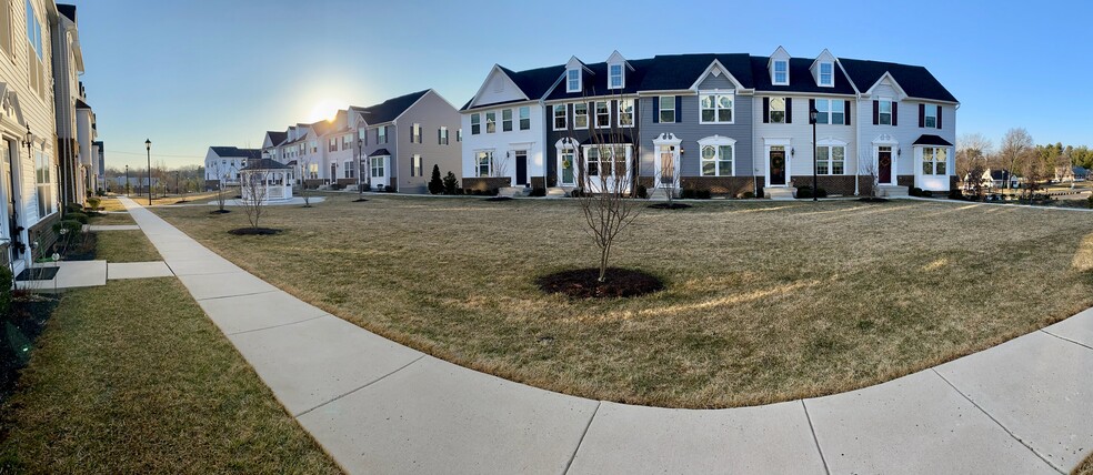 Courtyard - 247 Madison Ln