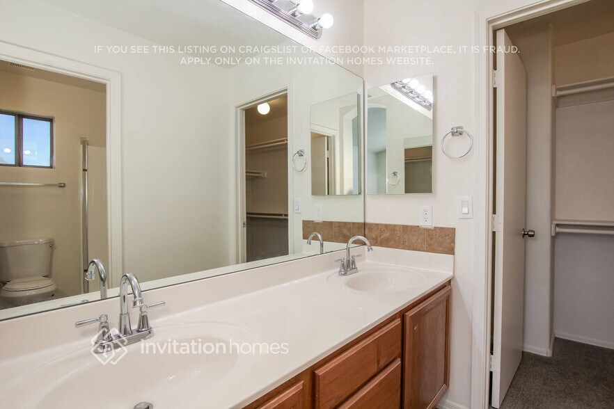 Building Photo - 8255 W Willow Ave