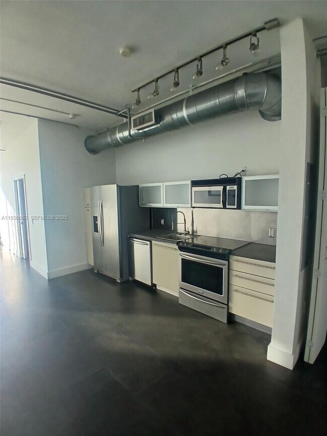 Building Photo - 1700 Meridian Ave