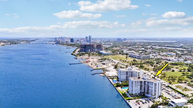 Building Photo - 2800 N Flagler Dr