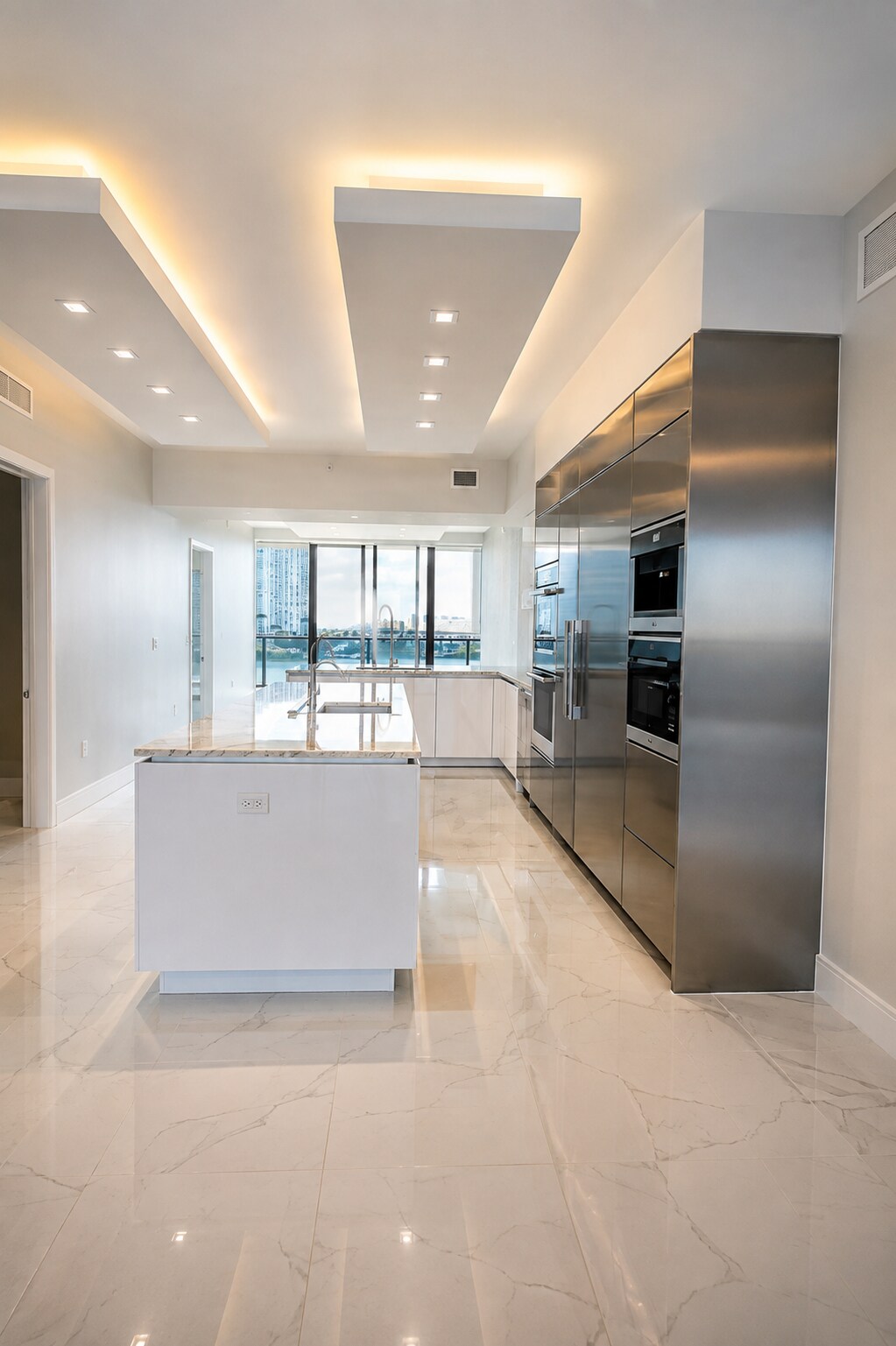 Building Photo - 5000 Island Estates Dr