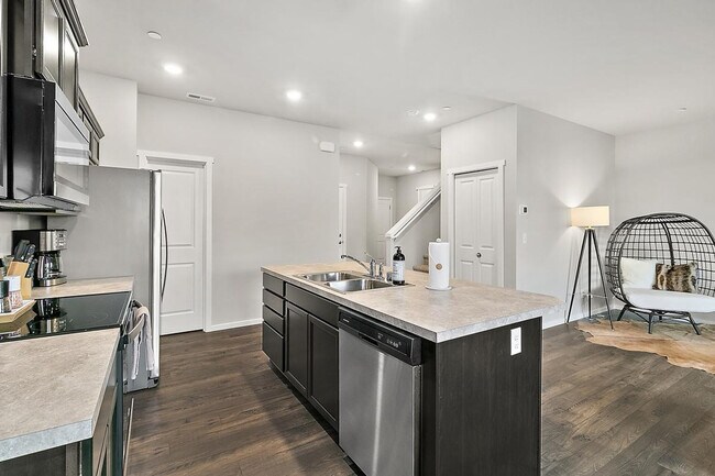 Building Photo - 10816 185th St E