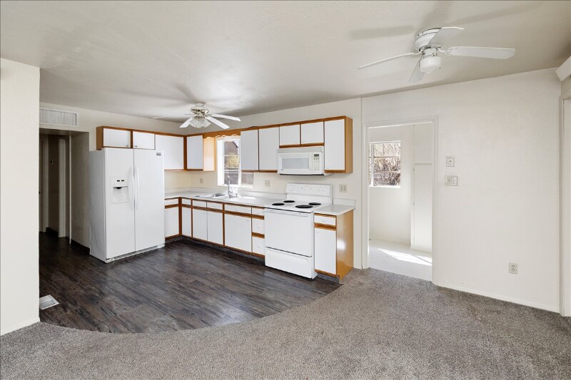Building Photo - 8849 Len Ct