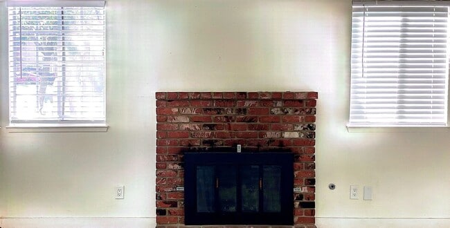 Building Photo - 2419 N Clark St