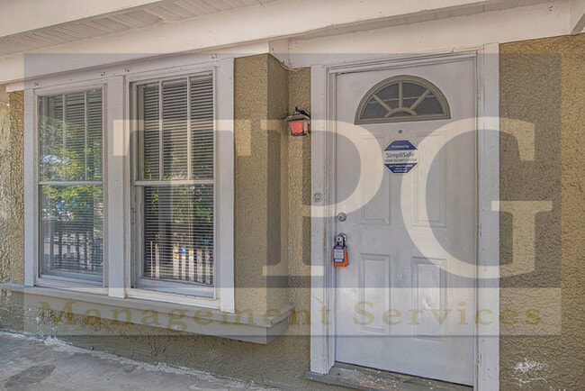 Building Photo - Renovated Home Nearby to KCMO Plaza