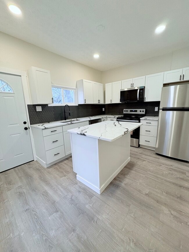 Building Photo - Charming 2 beds 1 baths in Columbus! Newly Renovated