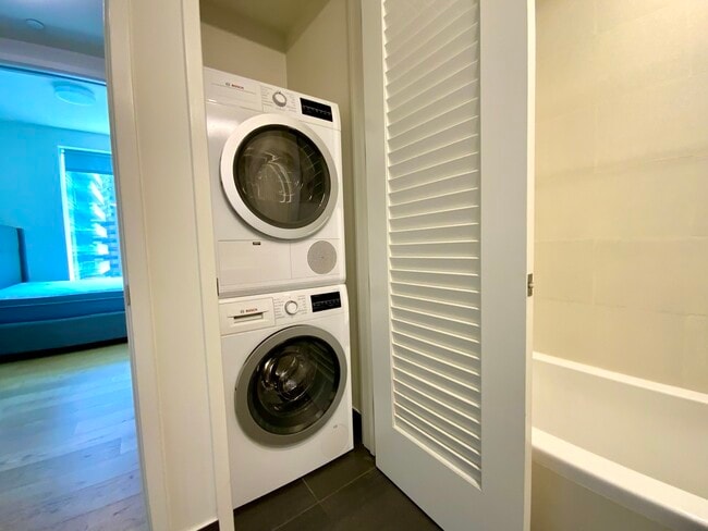 Building Photo - 889 Francisco St