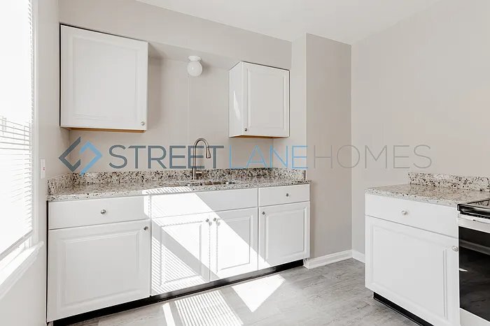 Building Photo - 3458 Orchard Ave