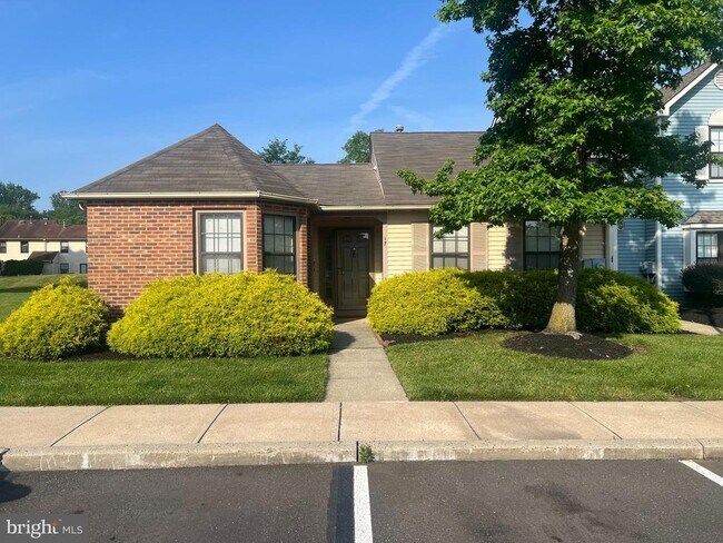 Building Photo - 17 Banbury Ct