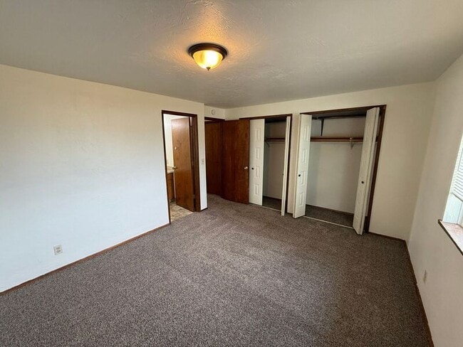 Building Photo - 2907 Moraga Ave SE