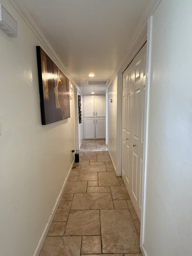 Building Photo - 6504 Edgemont Dr