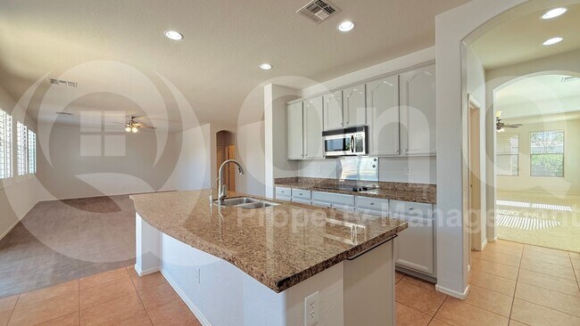 Building Photo - 3316 E Kingbird Pl