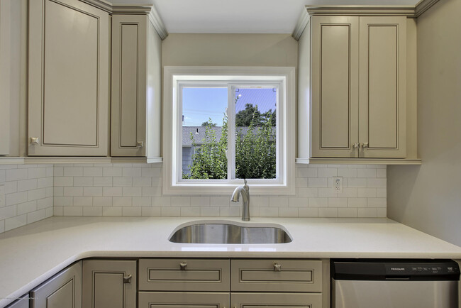 Building Photo - 2908 Alfaretta Pl