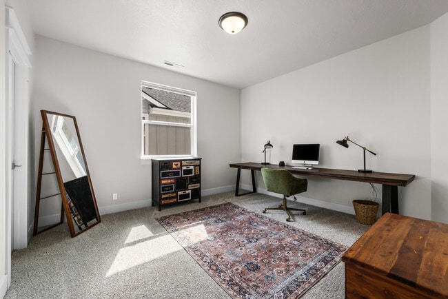 Building Photo - 3340 W Lassen Dr