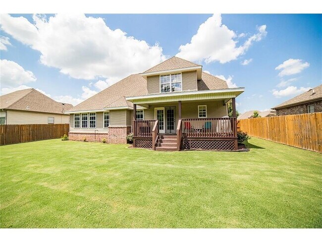 Building Photo - 3507 SW Briar Creek Ave