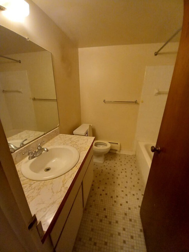 Building Photo - 4535 Cadieux Rd