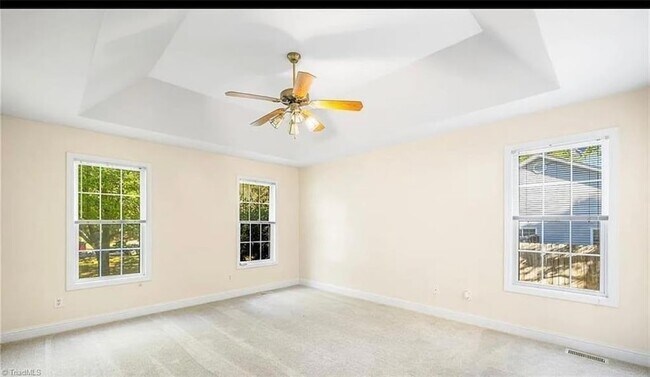 Building Photo - 1035 Hawthorne Dr