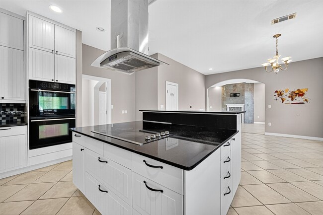 Building Photo - 13819 Lakeview Meadow Dr