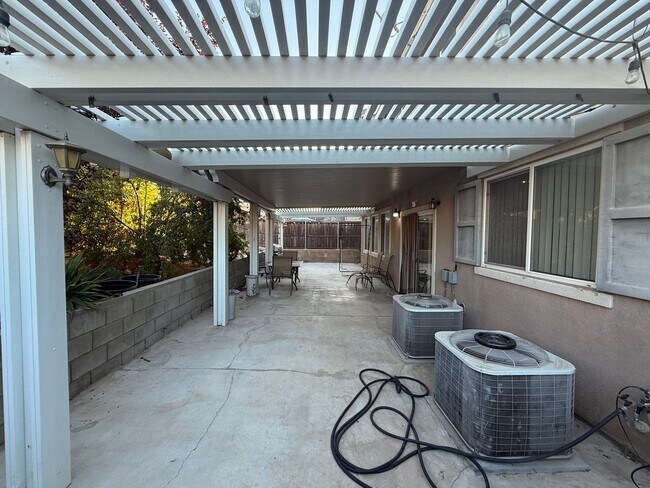 Building Photo - 12951 Susanville St