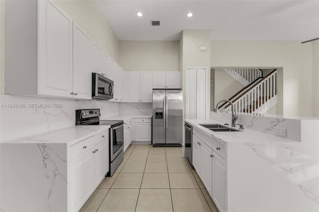 Building Photo - 18560 NE 3rd Ct