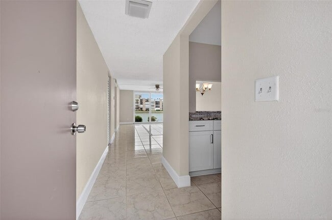 Building Photo - 7540 Bay Island Dr S