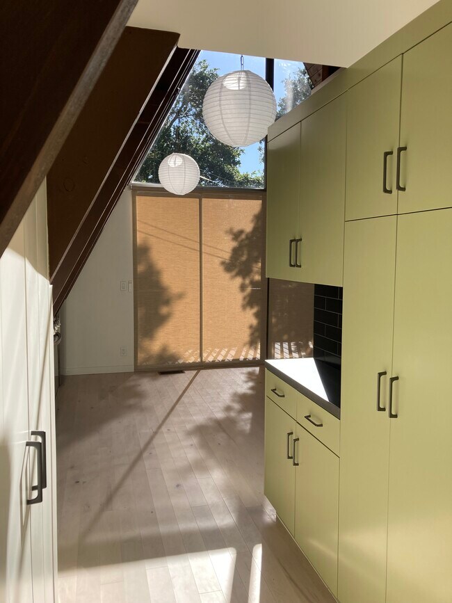 Building Photo - 10250 Seabury Ln