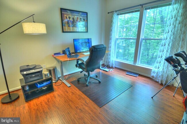 Building Photo - 1501 North Point Dr