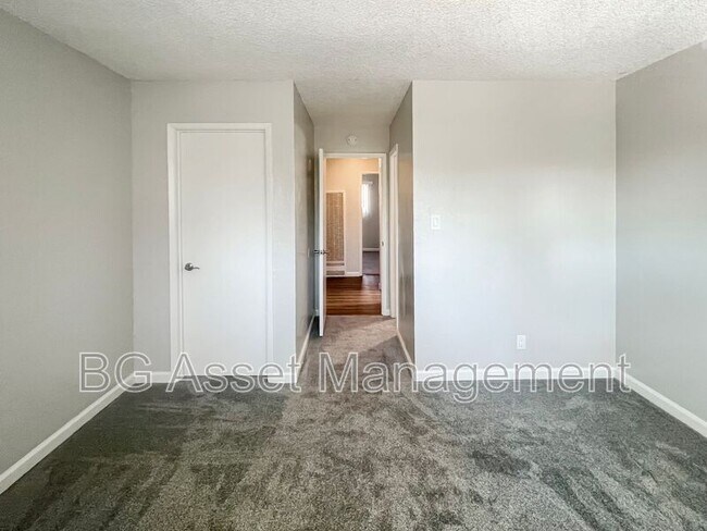 Building Photo - 108 Avian Dr