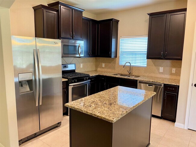 Building Photo - 7639 Daisy Port Ln