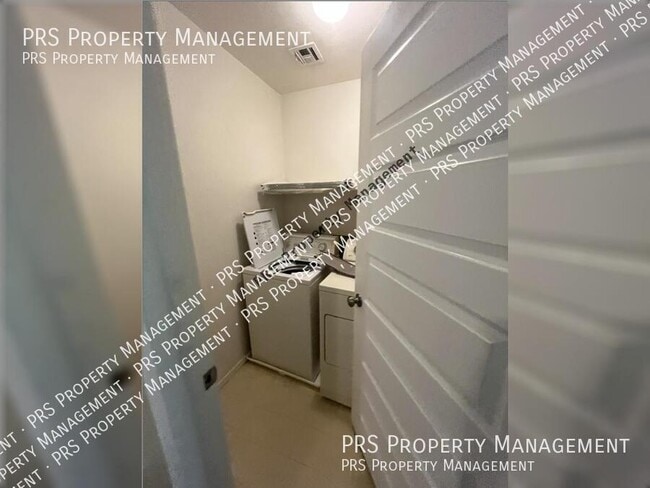 Building Photo - 4222 E Windsor Dr