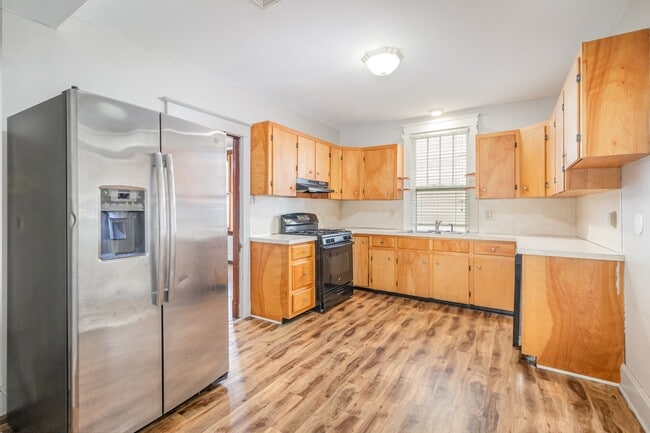 Building Photo - 429 S Pitt St