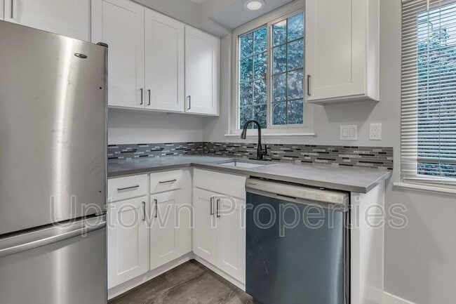 Building Photo - 1328 NE 68th Ave