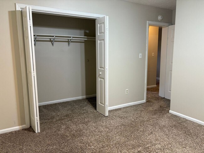 Building Photo - 3 Bedroom, 1 Bathroom House in Winston-Salem!