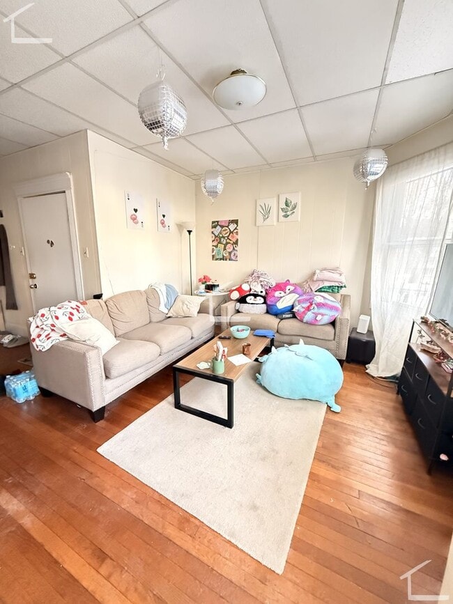 Building Photo - Nice 3 bed in Brighton