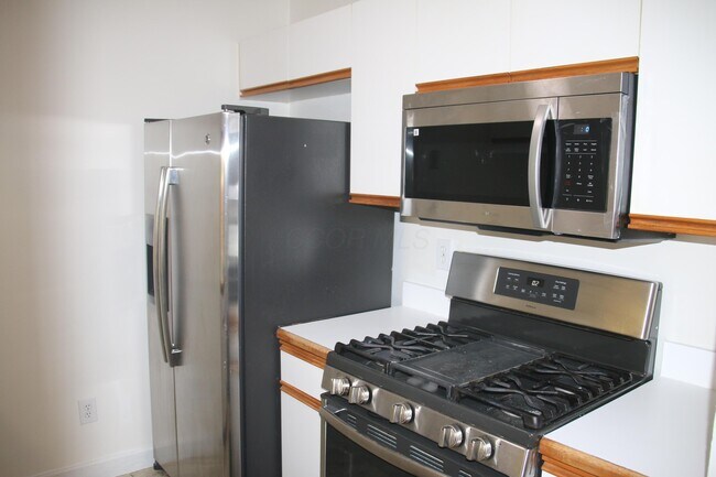 Building Photo - 5702 Mango Ln