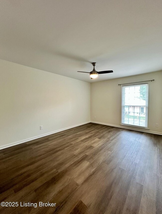 Building Photo - 716 Highwood Dr