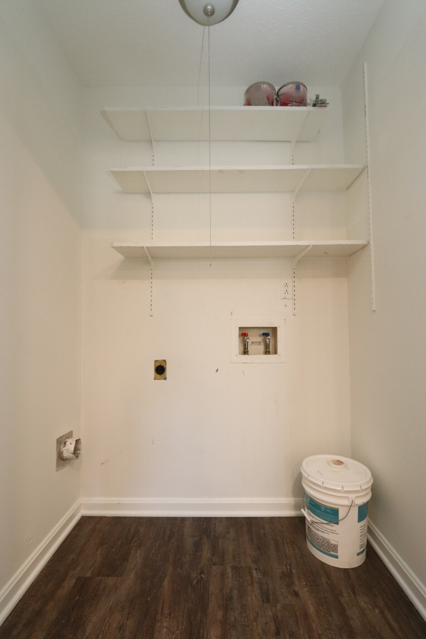 Building Photo - 6810 Village Green Blvd