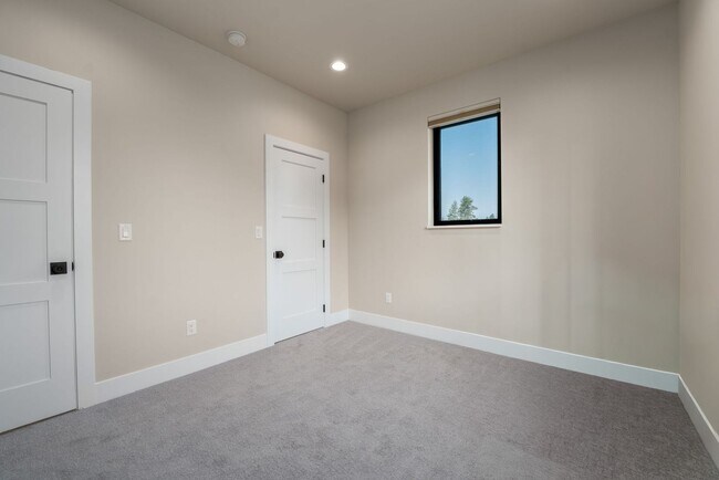 Building Photo - 2971 NW Polarstar Ave
