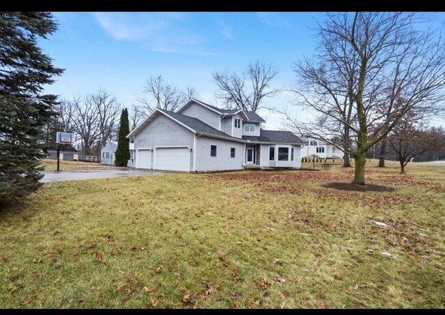 Building Photo - 7151 Bayview Rd