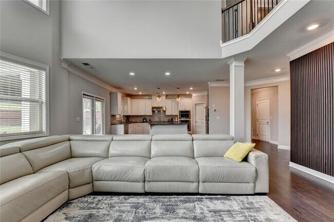 Building Photo - 6035 Ashborough Park
