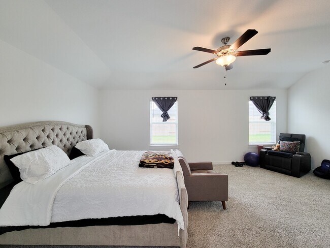 Building Photo - 1014 Star Grass Ln