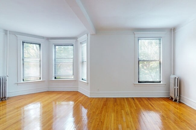 Floorplan - 5401-5403 S. Woodlawn Avenue