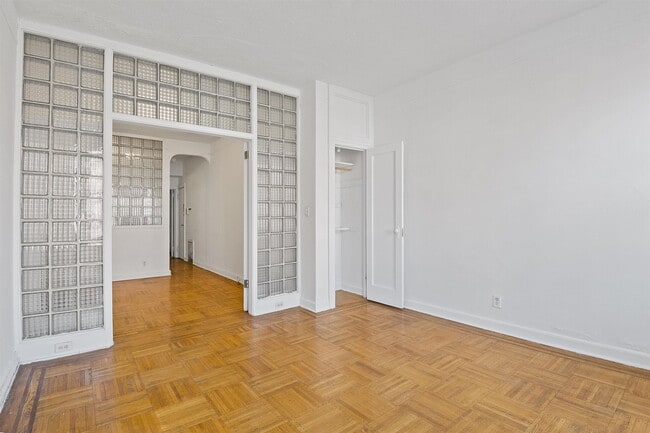 Building Photo - 410 Washington St