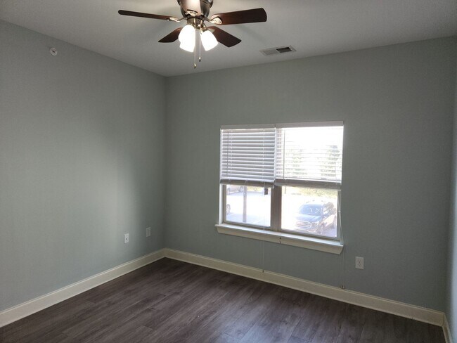 Building Photo - 2 Bedroom 2 Bath for rent