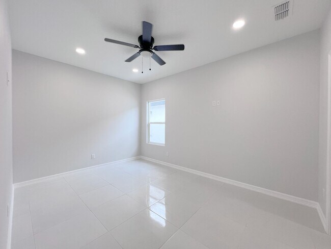 Building Photo - 63 - 2812 Community