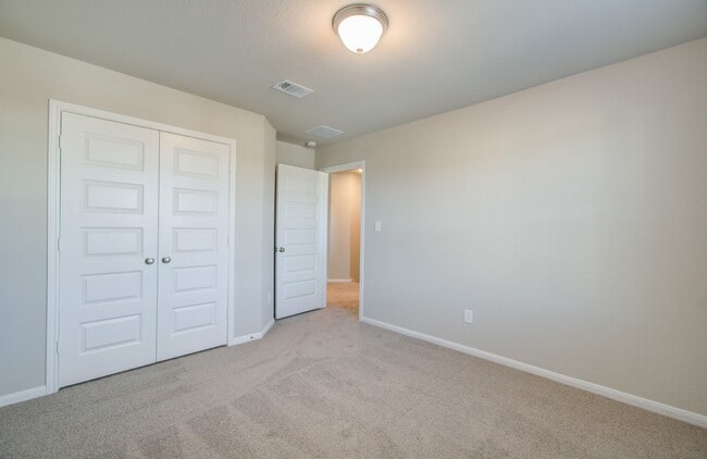 Building Photo - 506 Hidden Brk Dr