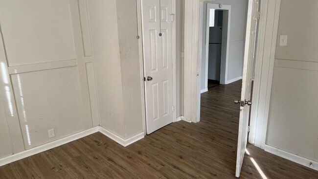 Building Photo - MOVE IN SPECIAL: $650 OFF 1ST MONTH'S RENT!**