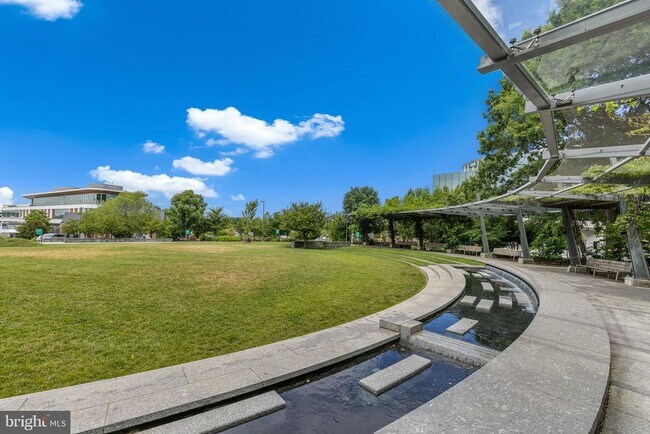 Building Photo - 1101 3rd St SW